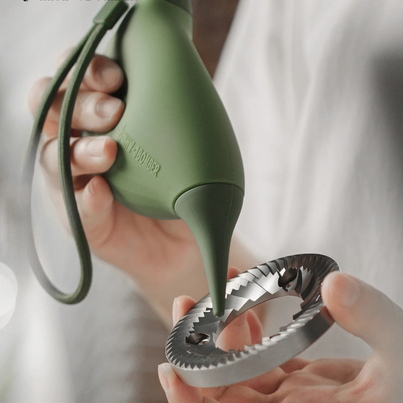 VEYUNA Manual Air Blower, Multi-Purpose Coffee & Kitchen Dust Cleaning Tool