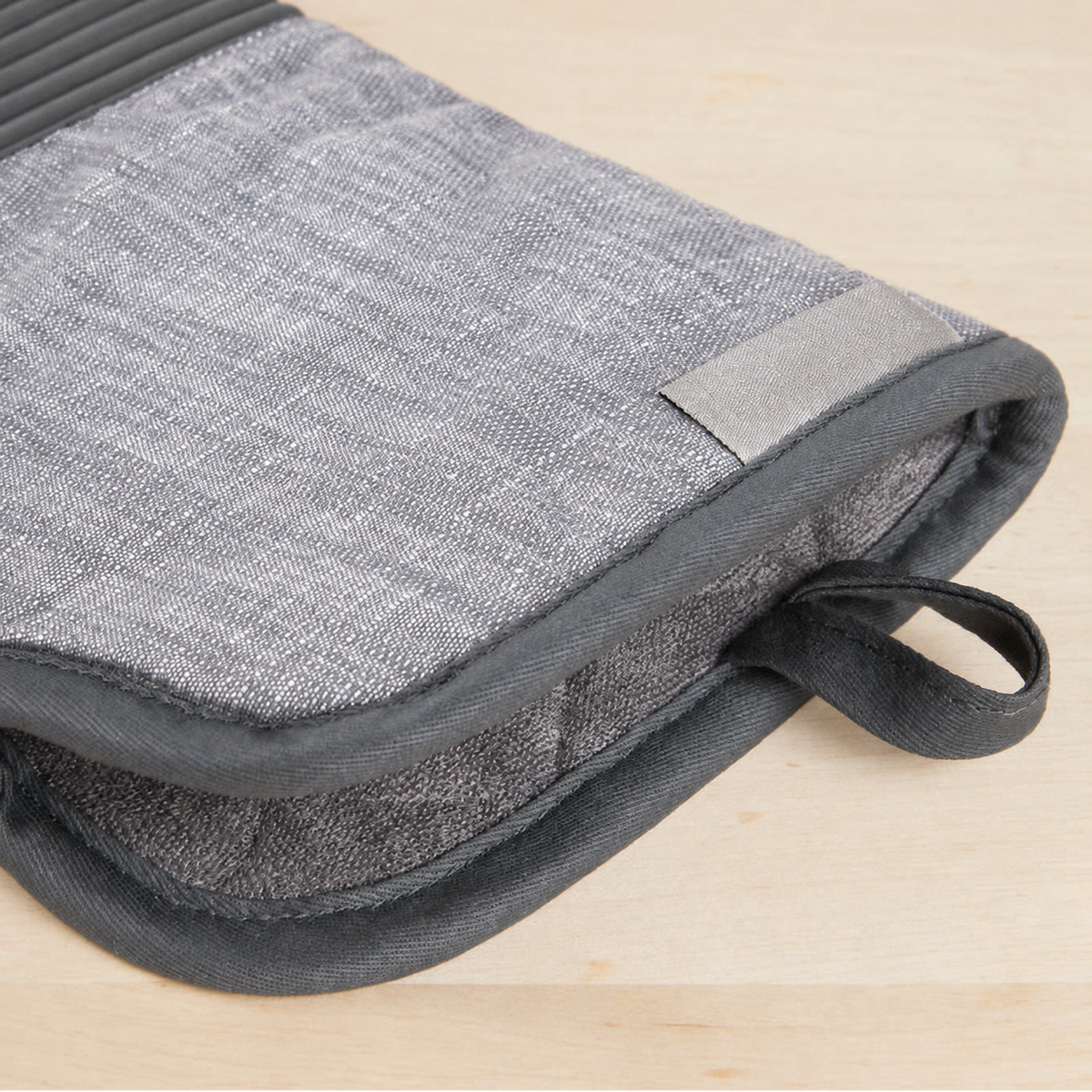 VEYUNA BBQ Apron Set - 4-Piece Grey Grill Mitts & Towel for Food Prep