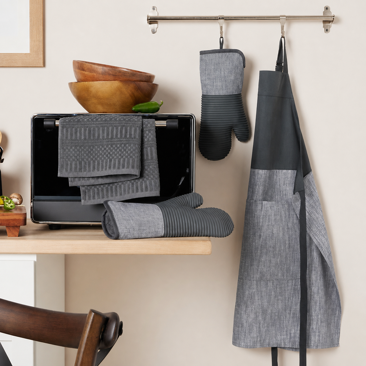 VEYUNA BBQ Apron Set - 4-Piece Grey Grill Mitts & Towel for Food Prep