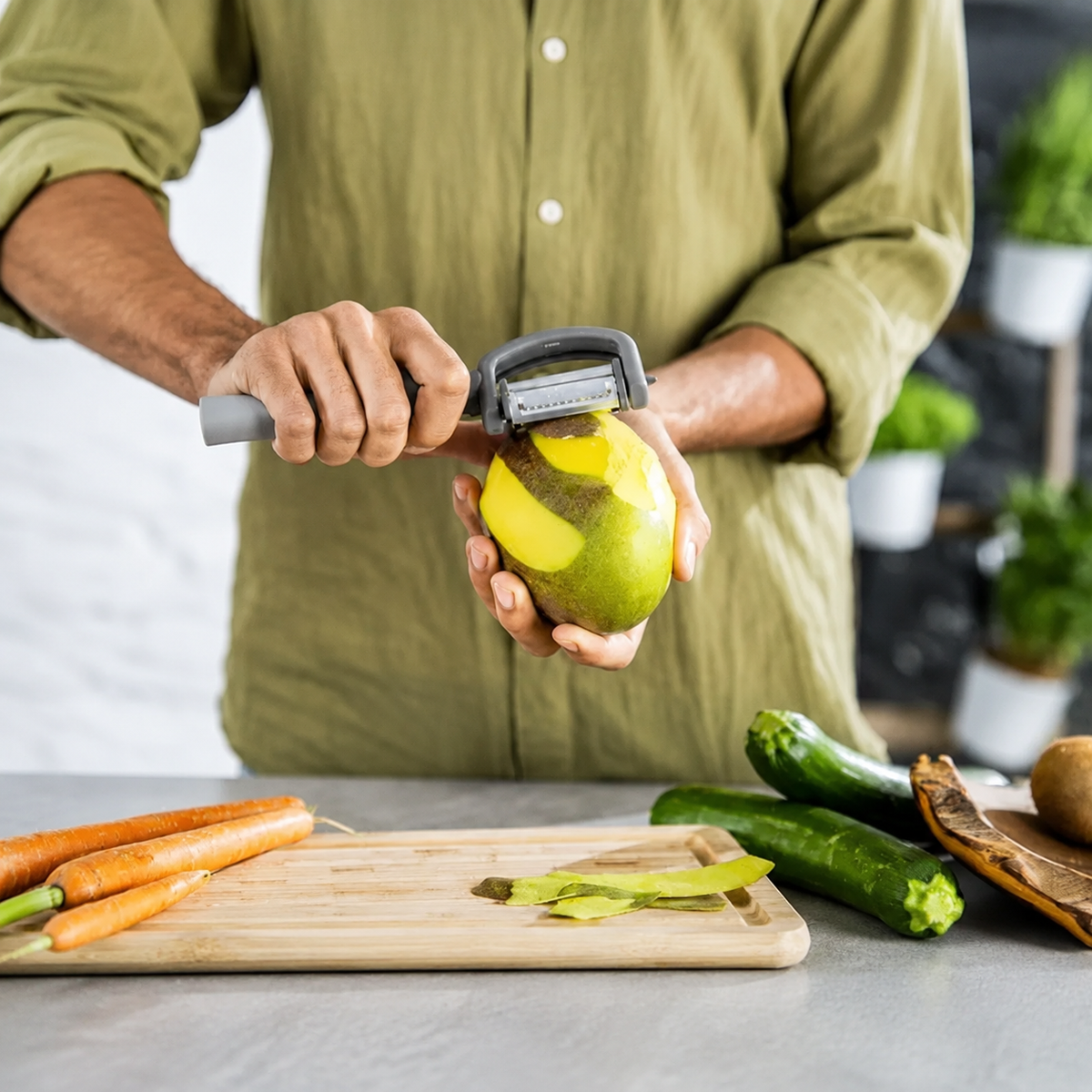 VEYUNA 5-in-1 Peeler - Interchangeable Blades, MotionBall Food Prep Tool