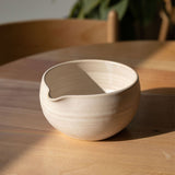 VEYUNA Matcha Tea Bowl – Handcrafted Ceramic Chawan, Easy Pour Spout, Home