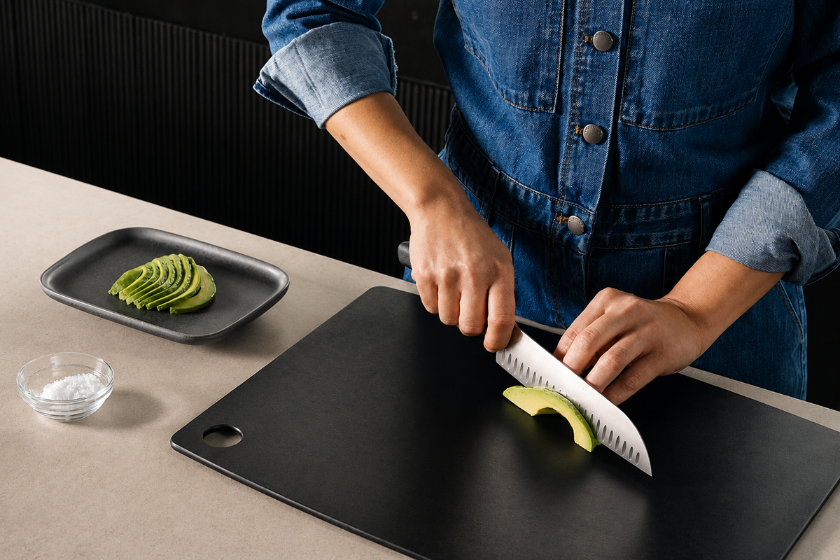 VEYUNA Santoku Knife 17cm – Extra-Sharp Stainless Steel for Fresh Food Prep