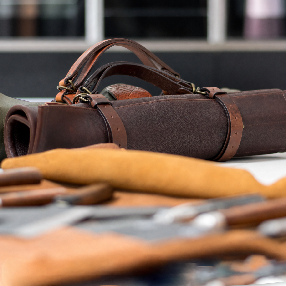 VEYUNA Knife Roll - Handmade Leather, 5 Compartments for Food Prep Knives