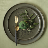 VEYUNA Dinnerware Set 18-Piece – Nori Ceramic Plates & Bowls for Dining