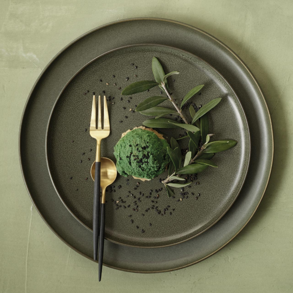 VEYUNA Dinnerware Set 18-Piece – Nori Ceramic Plates & Bowls for Dining