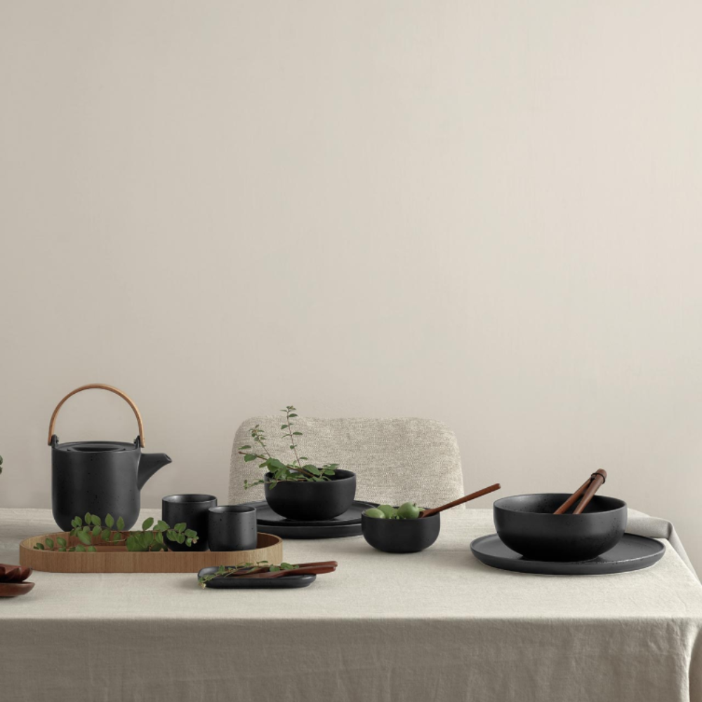 VEYUNA Dinnerware Set 18-Piece – Black Ceramic Plates & Bowls for Dining