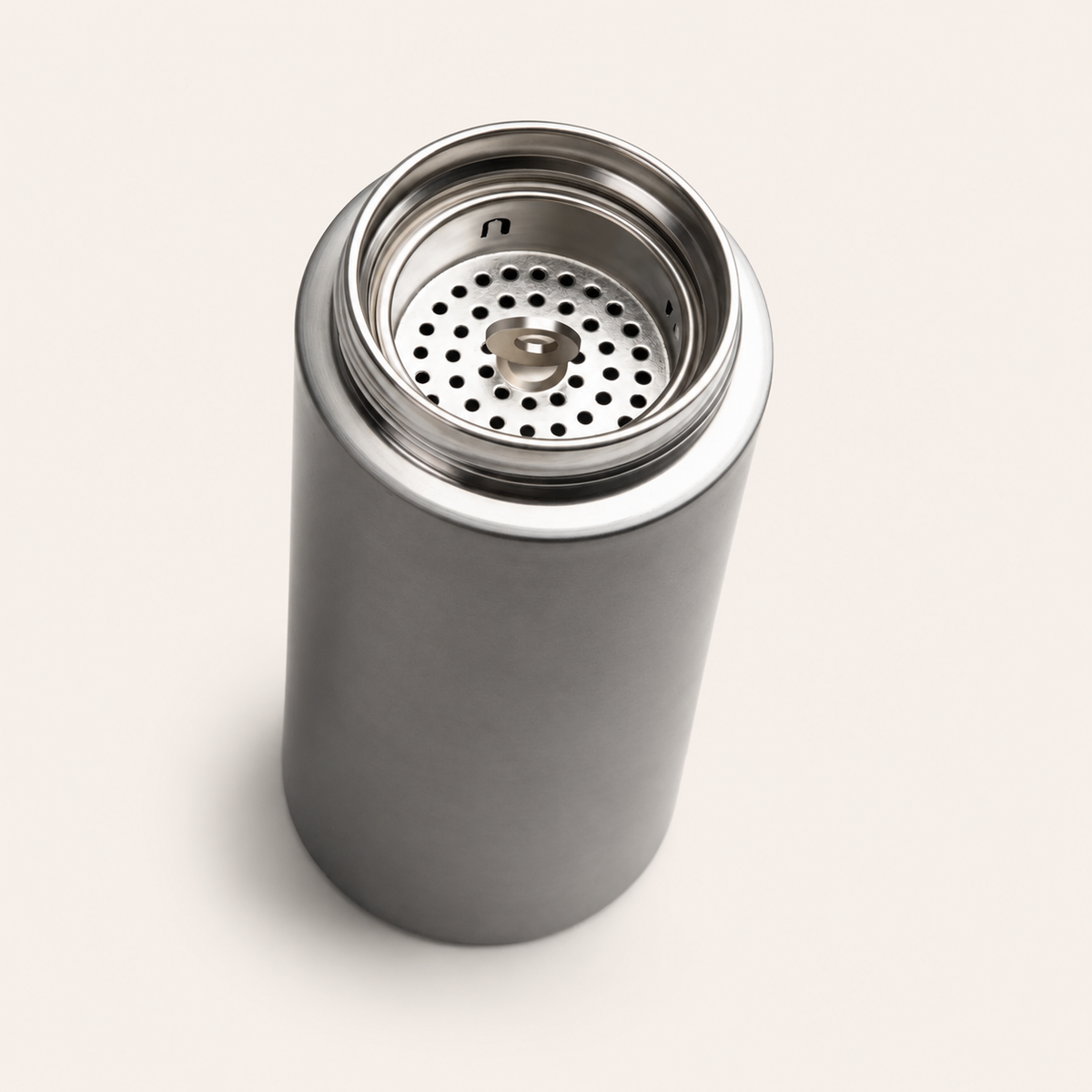 VEYUNA Titanium Water Bottle – Lightweight Travel Hydration for Owners & Walks