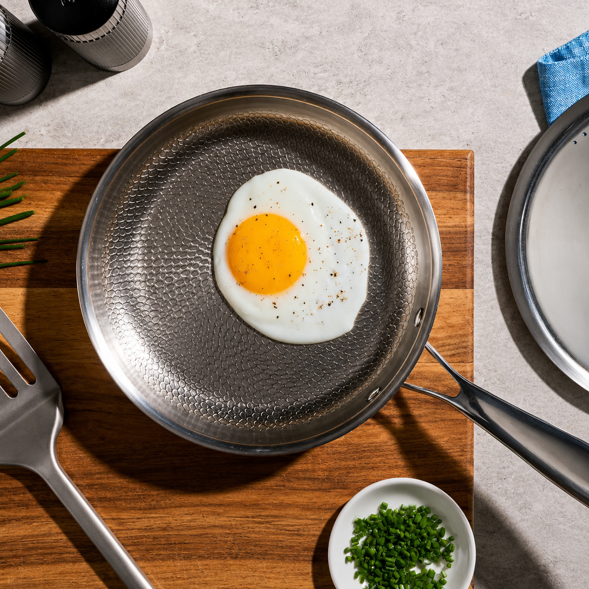 VEYUNA Titanium Hammered Wok Pan 24cm - Deep Food Prep Cookware